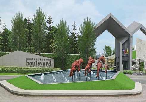 BANGKOK BOULEVARD SATHORN PINKLAO 2